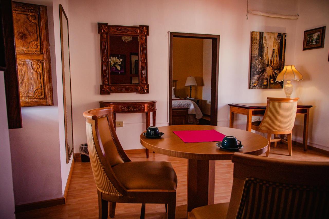 Hotel Boutique El Viejo Mundo Идальго-дель-Парраль Экстерьер фото