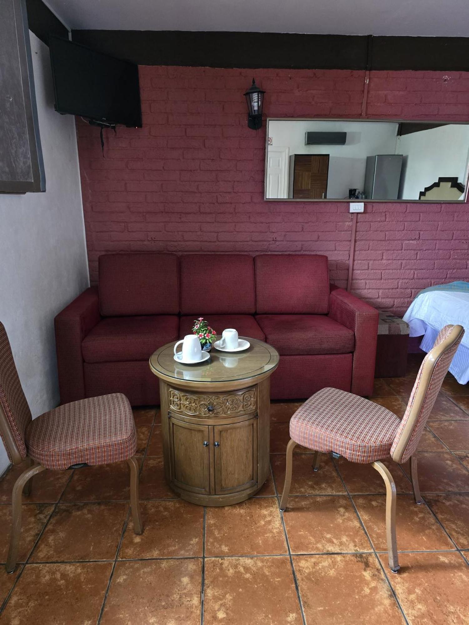 Hotel Boutique El Viejo Mundo Идальго-дель-Парраль Экстерьер фото
