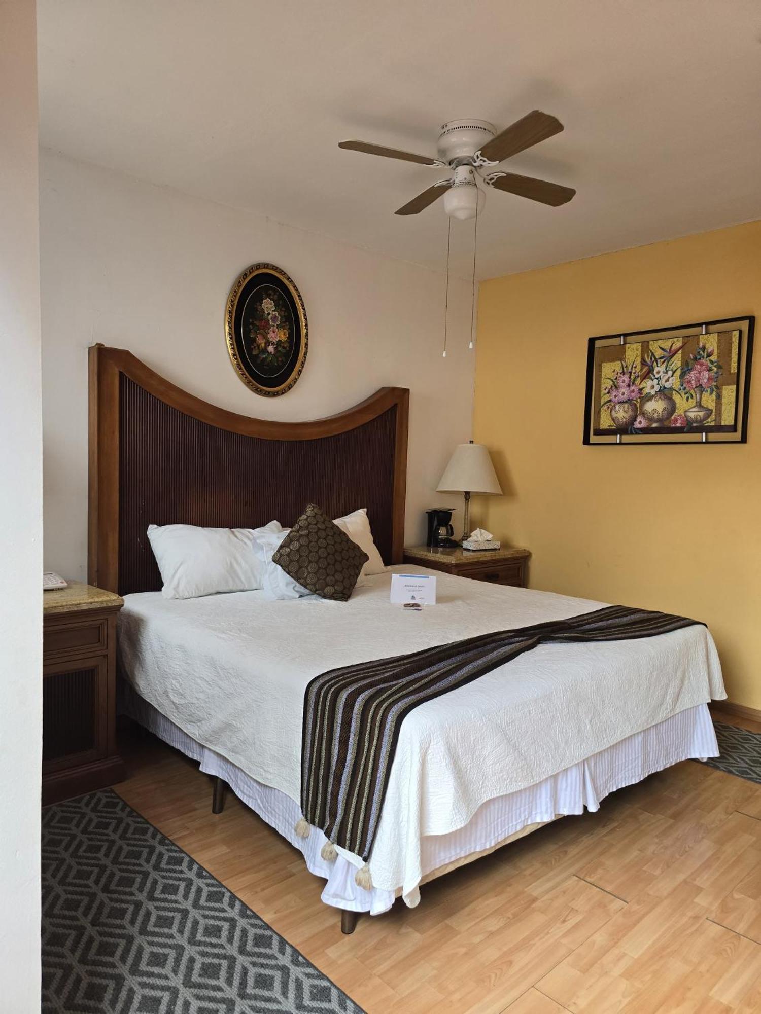 Hotel Boutique El Viejo Mundo Идальго-дель-Парраль Экстерьер фото