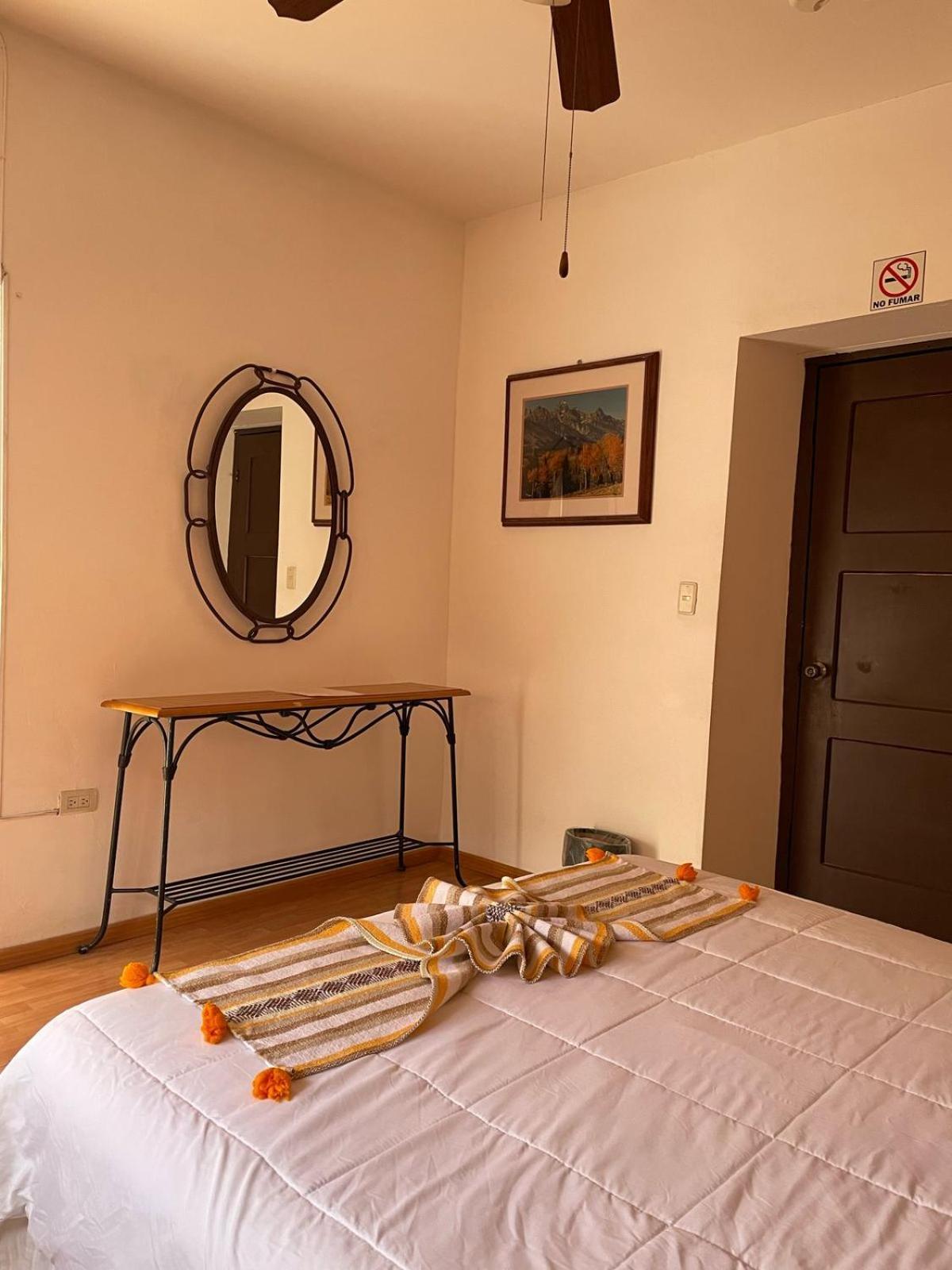 Hotel Boutique El Viejo Mundo Идальго-дель-Парраль Экстерьер фото
