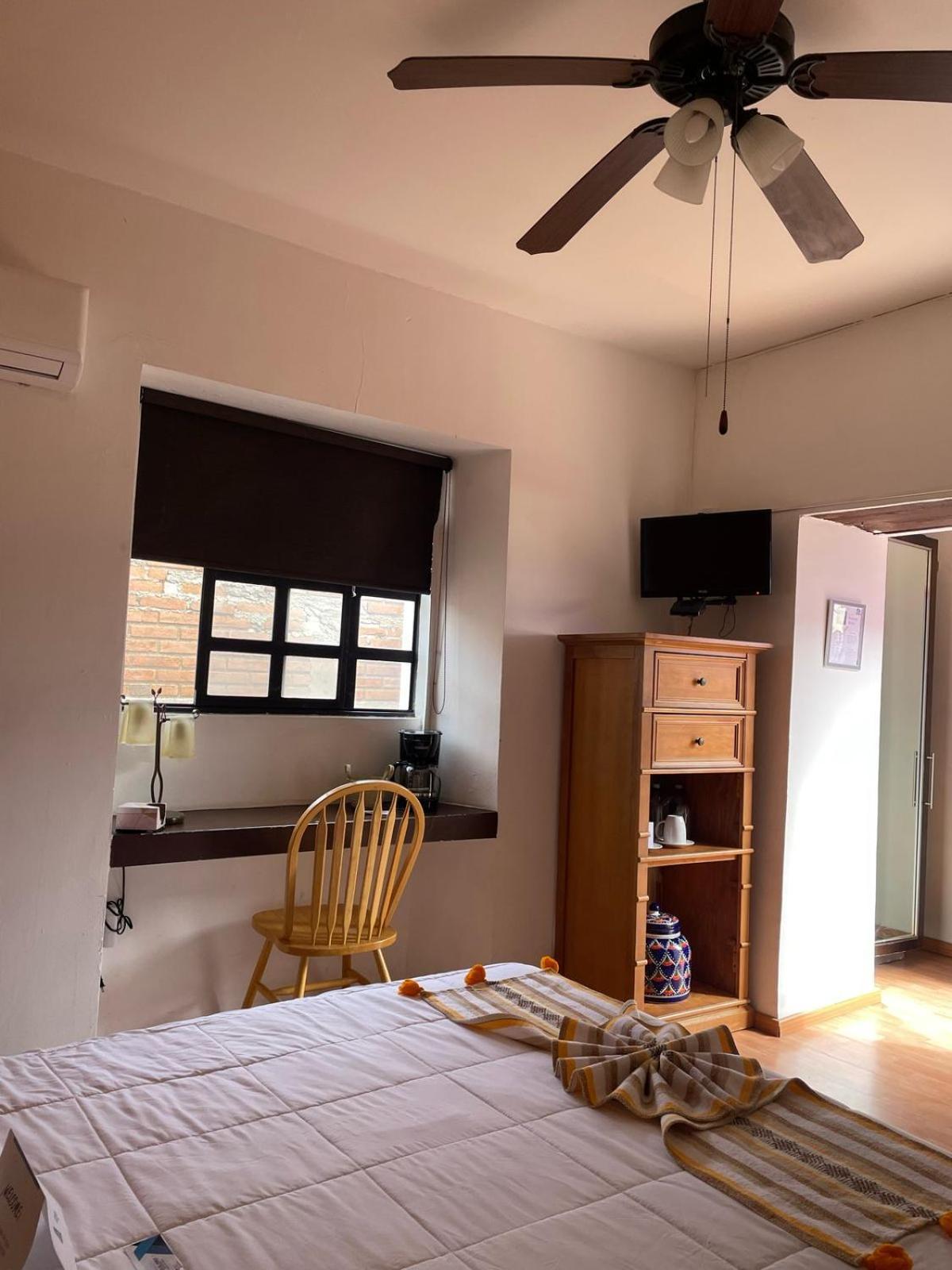 Hotel Boutique El Viejo Mundo Идальго-дель-Парраль Экстерьер фото